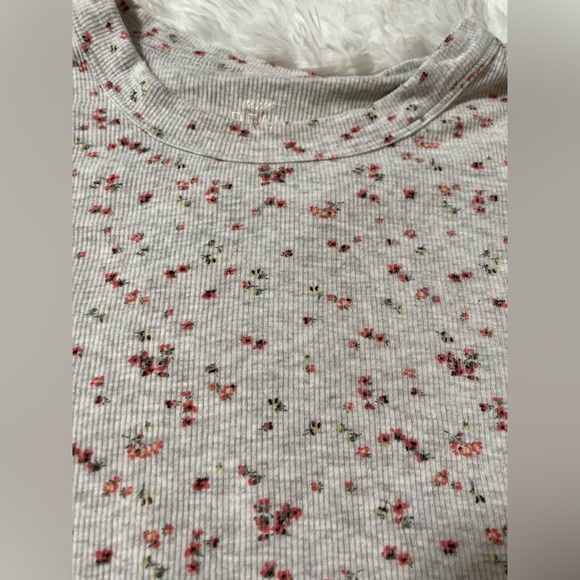 Aerie Womens M Real Soft Ribbed Floral Long Sleeve Crop Top Stretch Gray Crew - Picture 3 of 5